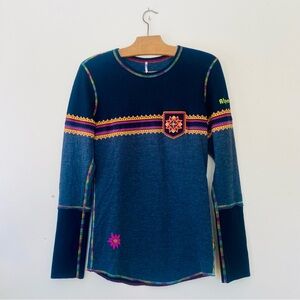 Alp-n-Rock Aspen Henley Shirt Top Apres Snow Ski Embroidered Rainbow Stitching 4